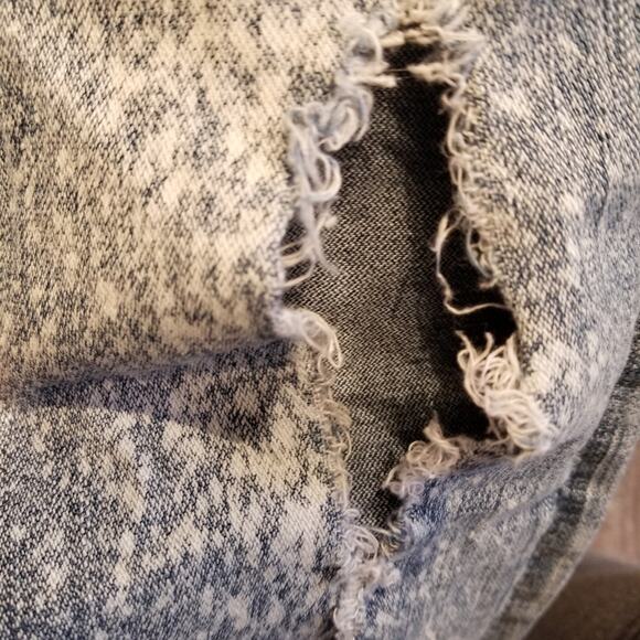 Virgin Only Distressed Blue Jeans Low Rise Size 3 - Picture 16 of 16